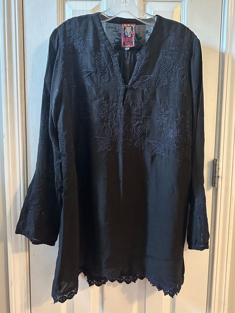 Johnny Was Tunic Shirt Black Embroidered Women’s Size Medium